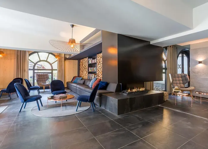 La Cordee 221 Penthouse - Year *