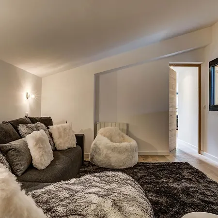 La Cordee 221 Penthouse - Year