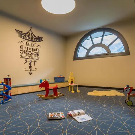 La Cordee 221 Penthouse - Year